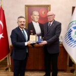 Vali Aksoy’dan Başkan Kurt’a veda ziyareti