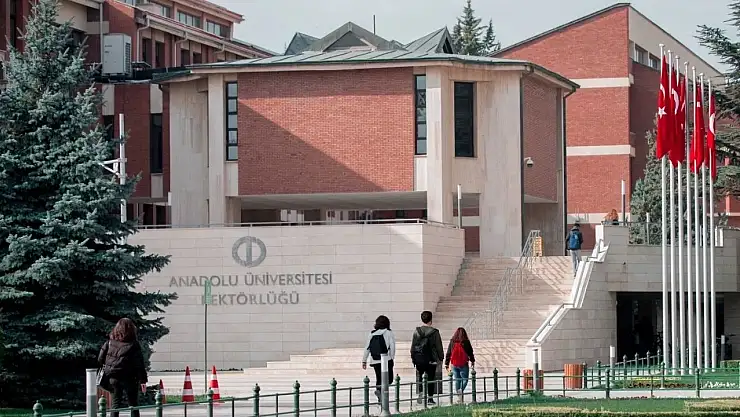Anadolu Üniversitesi’nde promosyon krizi