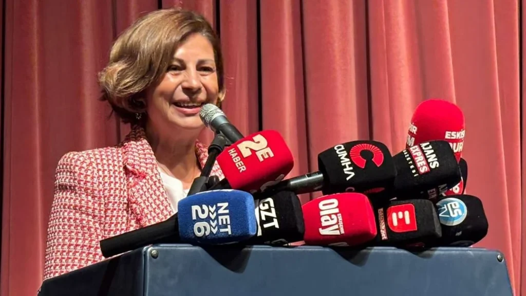 “Eskişehir’i daha da güzel noktalara taşıyacağımıza inanarak hepinizi sevgiyle kucaklıyorum”