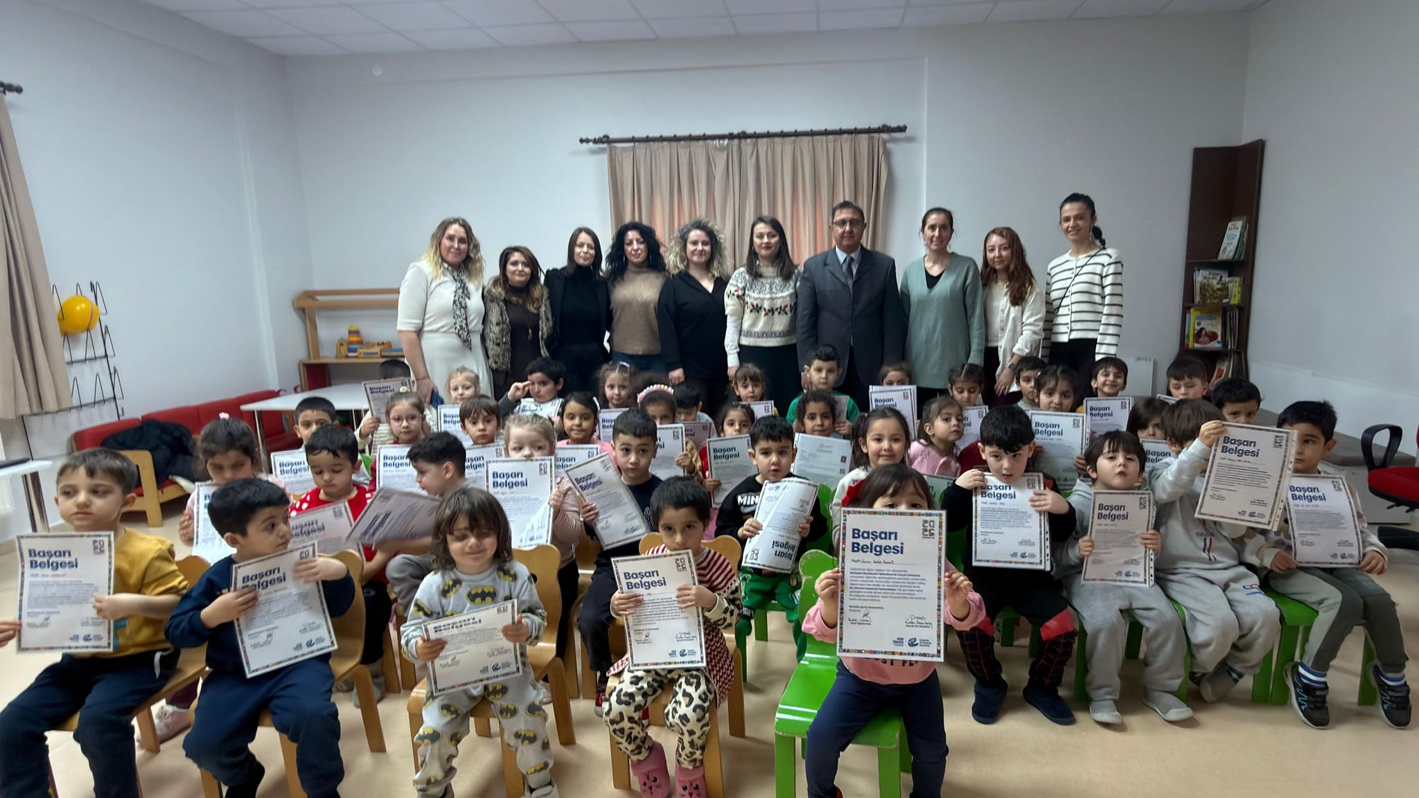 Büyükşehir Belediyesi çocuk evlerinde karne coşkusu