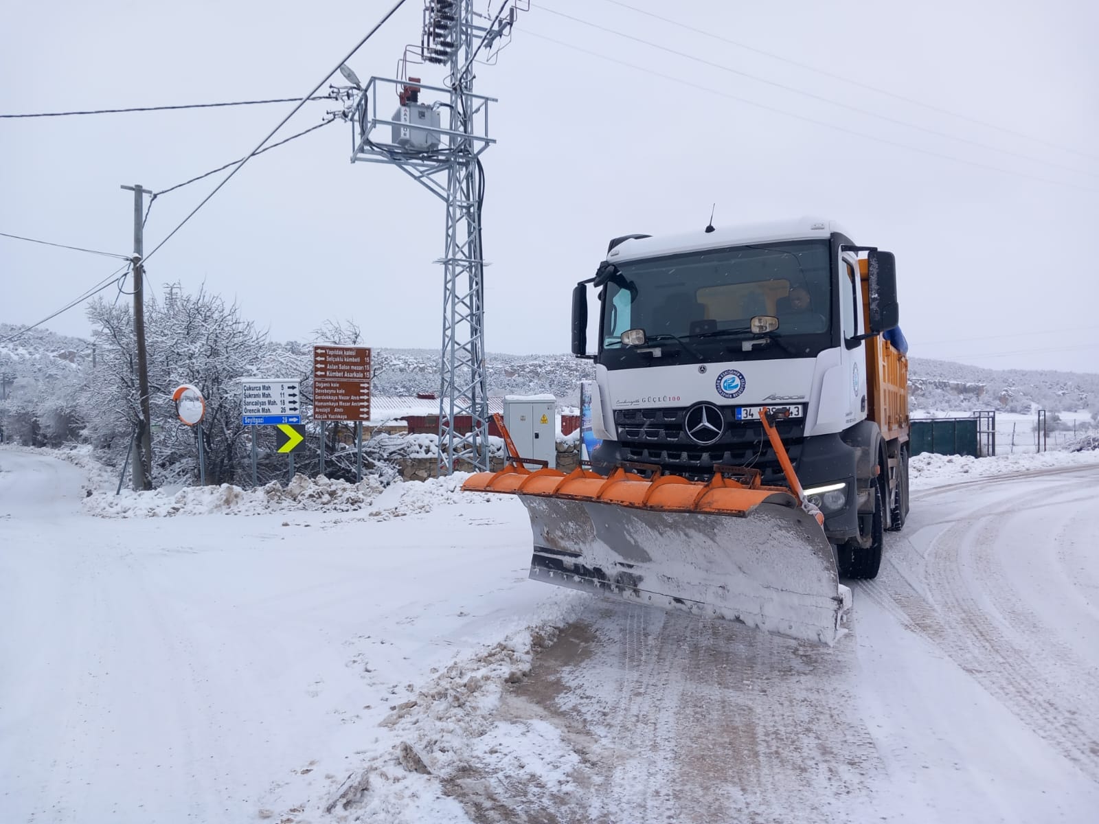 Büyükşehirden karla mücadelede aralıksız mesai 5 Büyükşehirden karla mücadelede aralıksız mesai