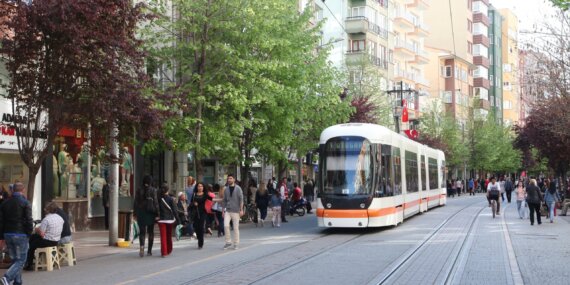 Tramvay kullananlar bu tarihe dikkat! 10 düzeltme - hafta sonu aöf sinavlari i̇çi̇n ulaşimda düzenleme (2)