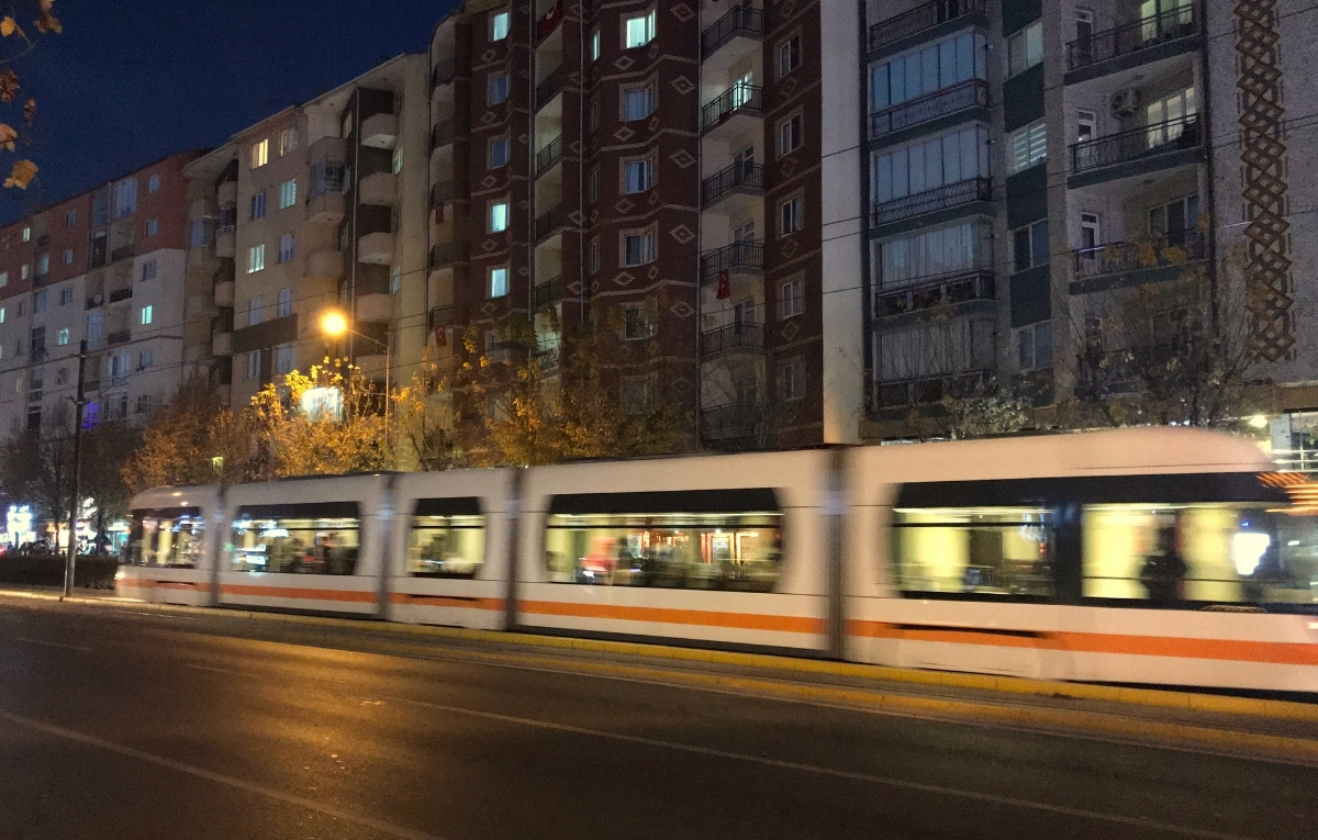 Eskişehir'de o gün tramvaya binecekler dikkat! Sefer saatleri değişecek 5 Şirintepe ve Yeşiltepe’ye Tramvay Müjdesi 2026’ya mı Kaldı? Gözler O Projede