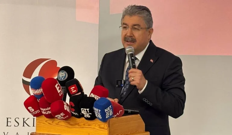 Eskişehir Valisi Erdinç Yılmaz gazetecilerle buluştu