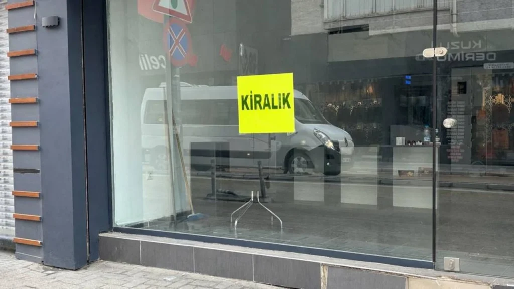 Eskişehir’de esnaf çareyi dükkanları kapatmakta buldu
