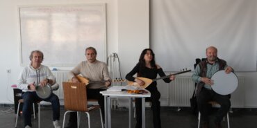 Eskişehir’de kıdemli vatandaşlar notalarla dolu günlerde buluşuyor