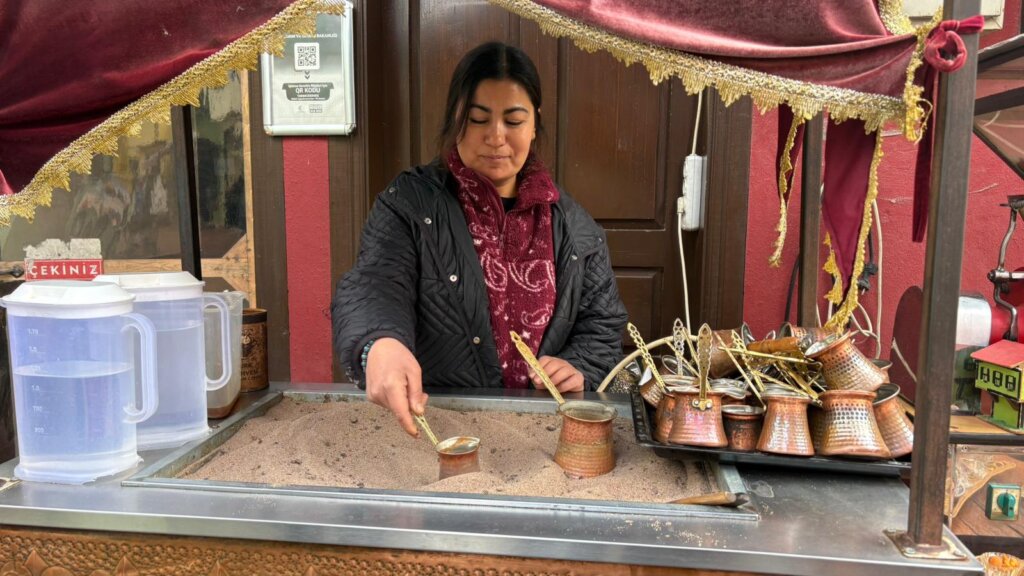 Odunpazarı’nda kumda kahveye yoğun ilgi
