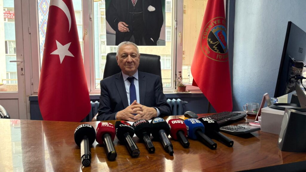 “Poşete %100 zam, emekliye %12 zam”