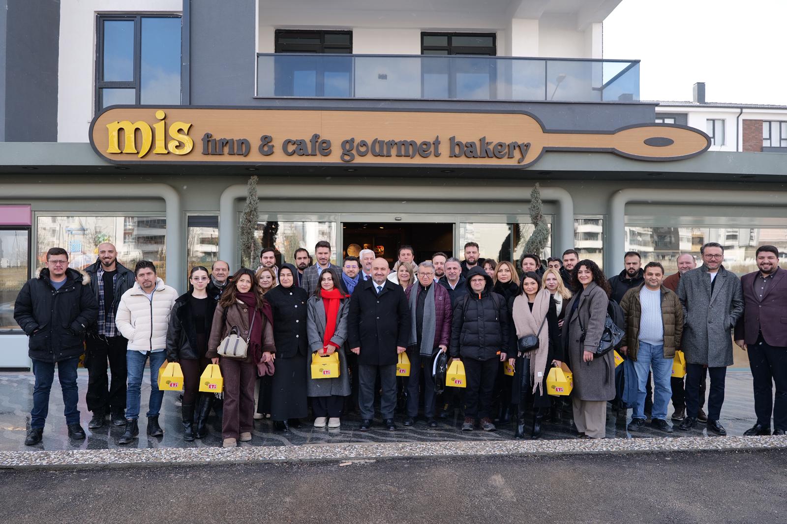 AK Parti Eskişehir Teşkilatı gazetecilerle buluştu