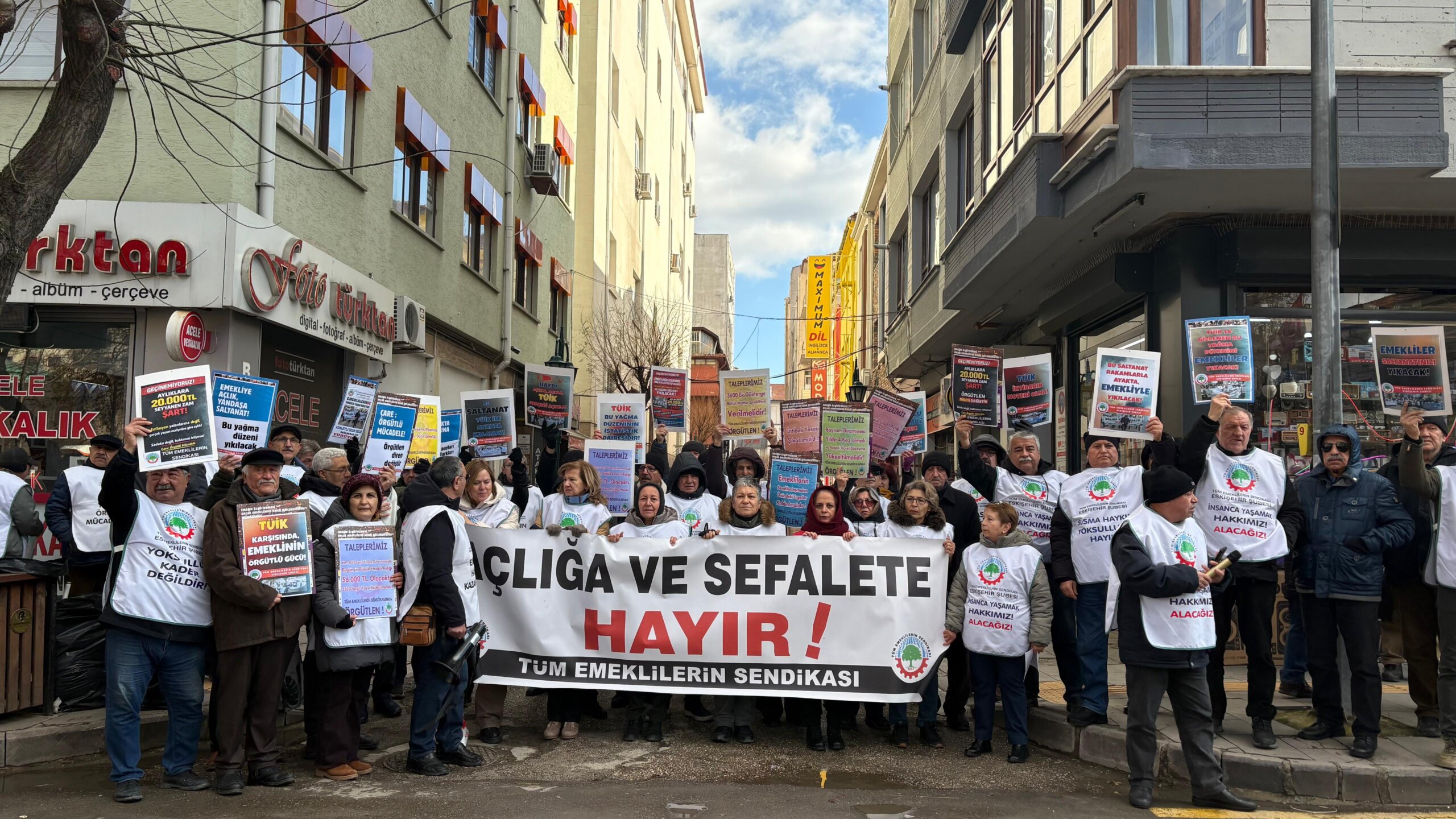 Eskişehir Emekli Eylemi: Gelir Adaleti ve Demokrasi Talebi