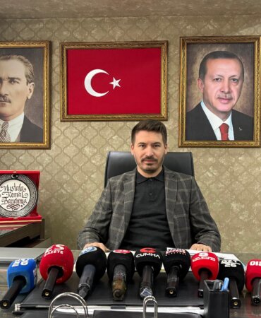 mustafa kemal bandırma: “chp tarafından yapılan basın açıklamalarında şehirle ilgili herhangi bir gündem maddesi göremiyoruz”