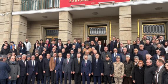 Vali Hüseyin Aksoy Eskişehir’e veda etti