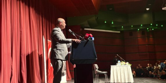 Zülfü Livaneli Eskişehir’e geldi: Vakıf Başkanı Ufuk Uysal süreci anlattı