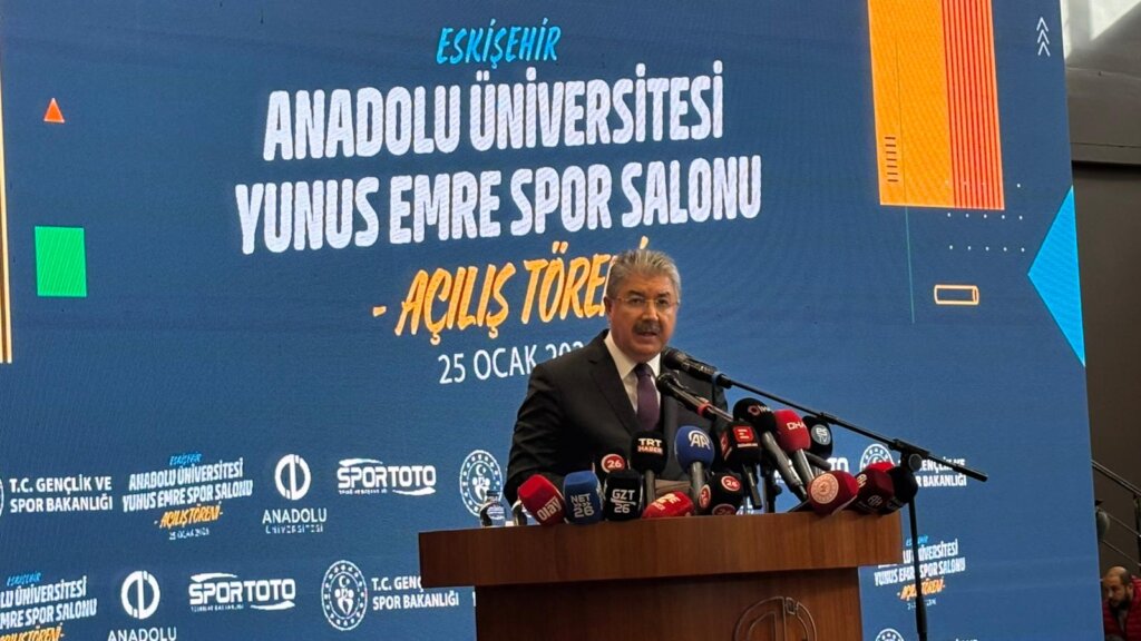 Eskişehir Valisi Erdinç Yılmaz: “Açılışını yapacağımız bu kapalı spor salonu, şehrimizin gençlerine modern bir yuva olacaktır”