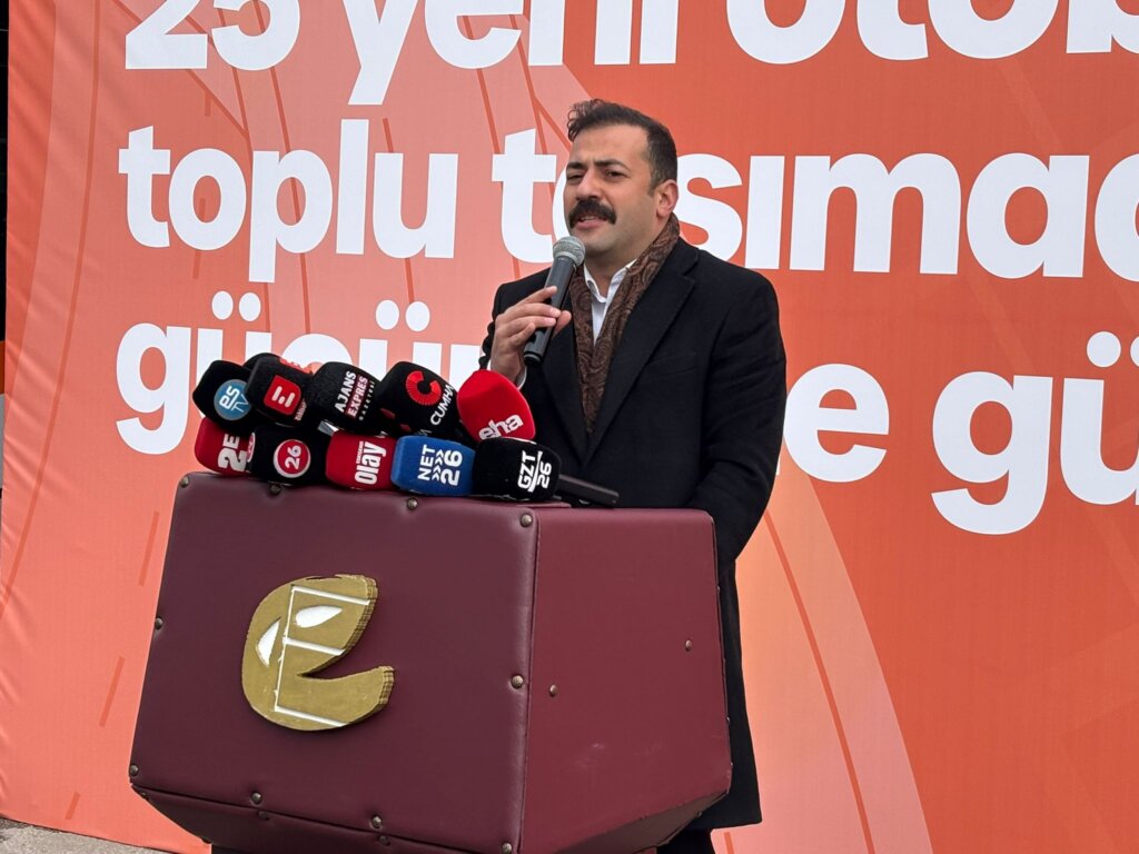 Talat Yalaz: “Eskişehir Büyükşehir Belediyesi laf değil, hizmet üretiyor”