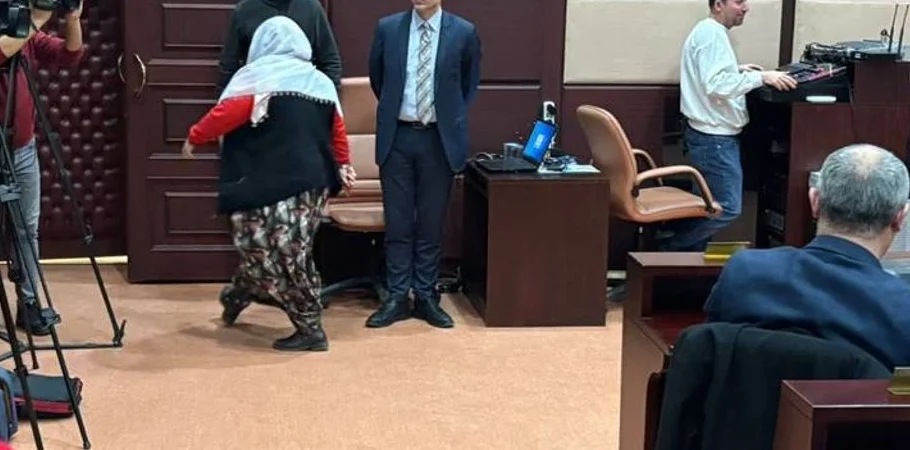 Eskişehir Büyükşehir Meclisi’nde Yeşiltepe gerginliği: Zeynep Güneş Akgün salonu terk etti