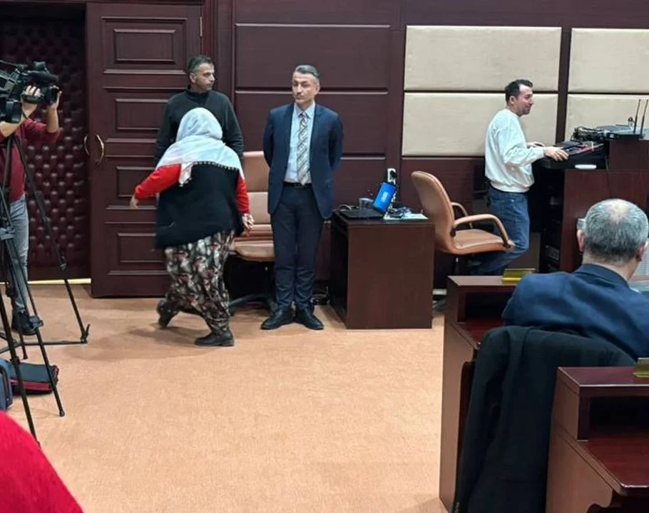 Eskişehir Büyükşehir Meclisi’nde Yeşiltepe gerginliği: Zeynep Güneş Akgün salonu terk etti