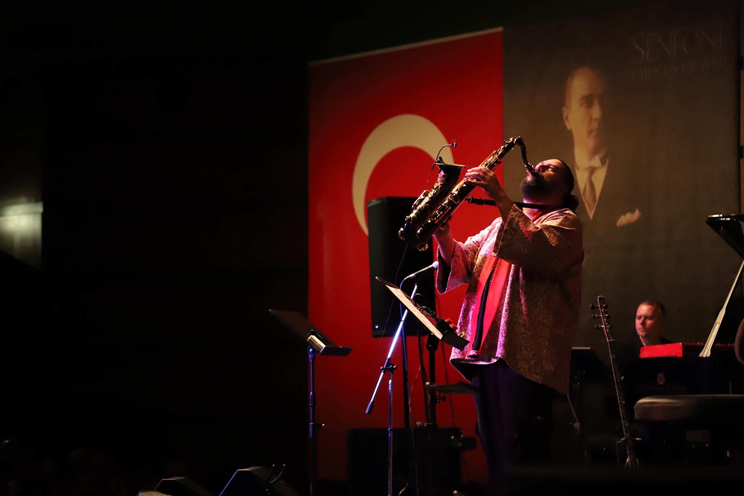 CAZIN ÖZGÜR RUHU ESKİŞEHİR’DE YANKILANDI (5)