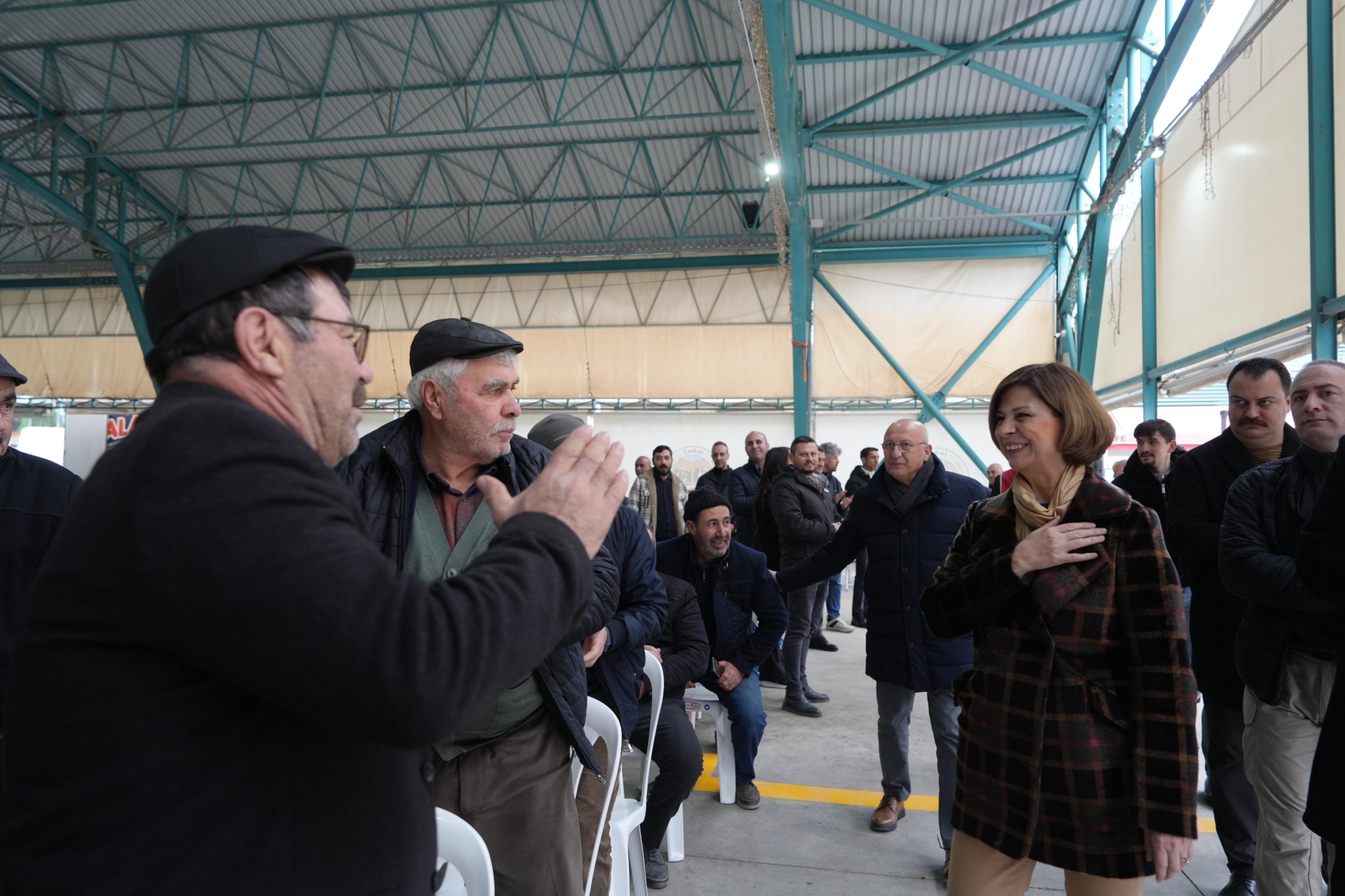 İnönü’de 133 üreticiye 10 bin 824 kilogram mineral blok dağıtıldı 19 i̇nönü’de üreti̇ci̇ye mi̇neral blok desteği̇ (8)