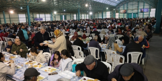 odunpazarı’nda ramazan sofraları dayanışmayla kuruluyor (1)