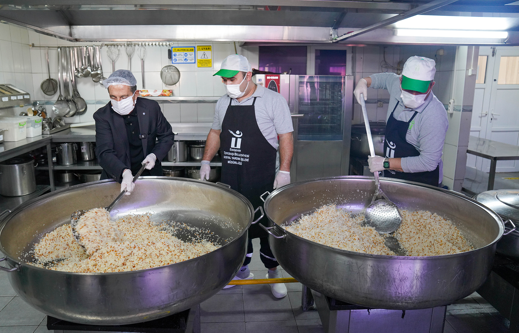 Ahmet ataç: " i̇ftar sofralarında 820 bin hemşerimizle aynı ekmeği bölüştük" 17 tep03652