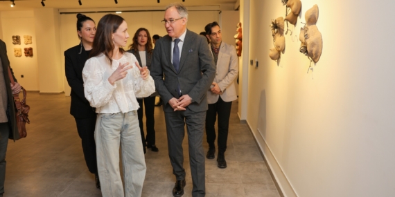 Eskişehir'de sanatseverler yeni sergide buluştu 15 varinca ara serami̇k sergi̇si̇ sanat sokaği’nda (4)