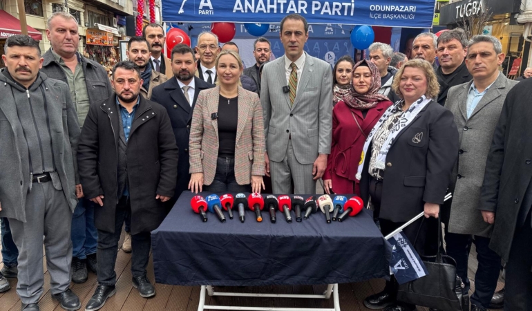 Anahtar parti genel sekreteri nihal ağca eskişehir'de konuştu 86 whatsapp image 2026-02-13 at 15.03.22