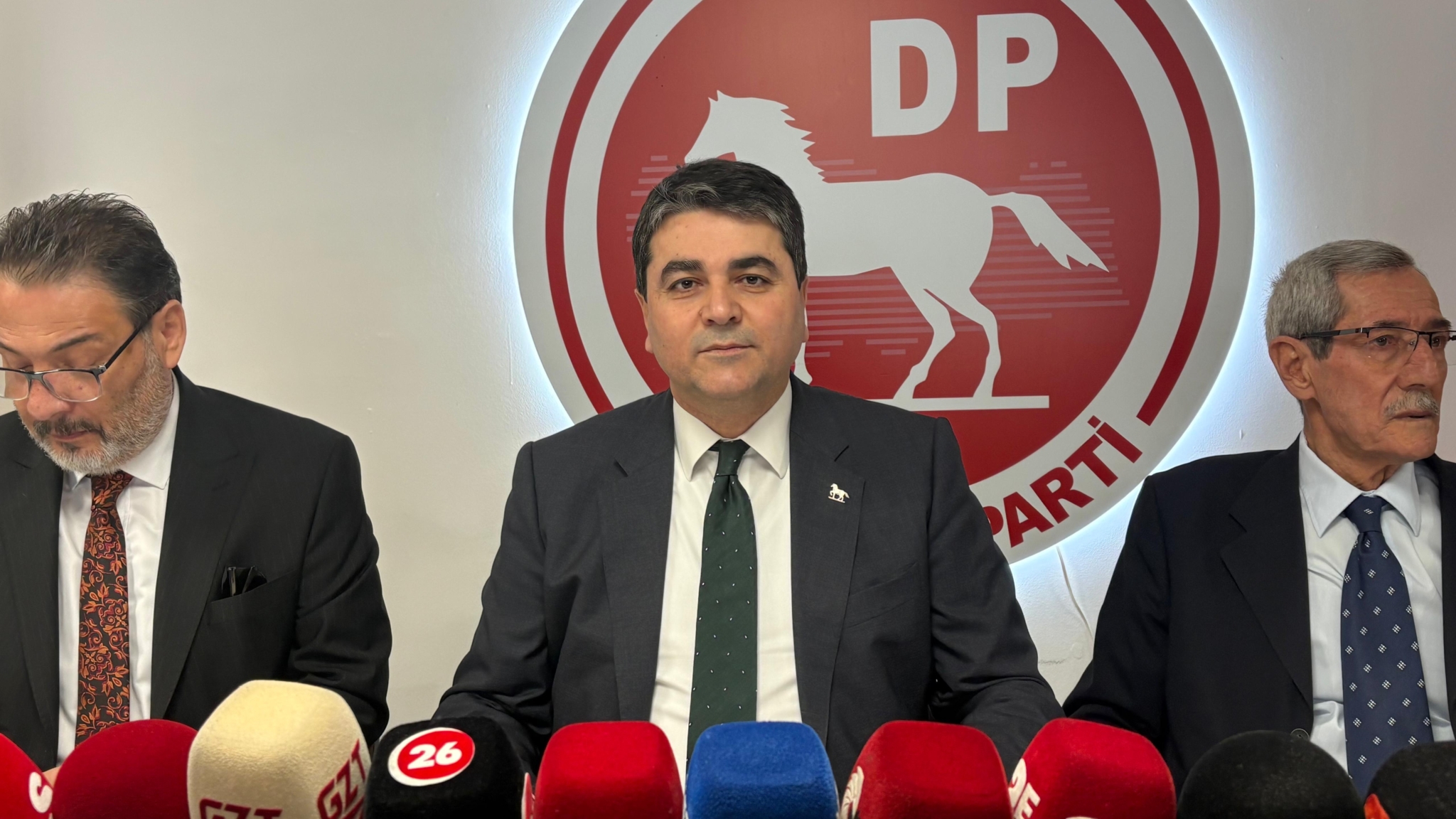 Demokrat parti genel başkanı gültekin uysal eskişehir'de konuştu 9 whatsapp image 2026-02-15 at 13.05.33