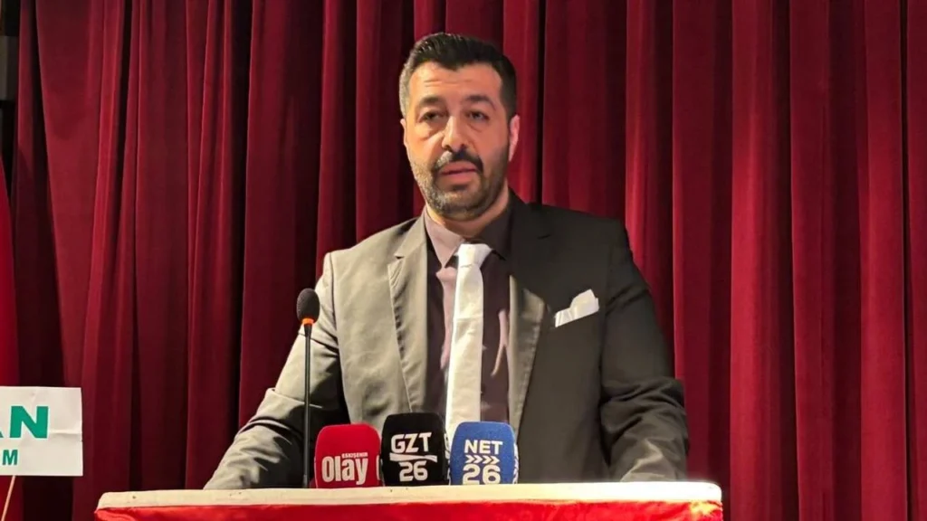 Akın Yüksel: “Ben bu odayı koltuk için değil, esnaf için yönettim”