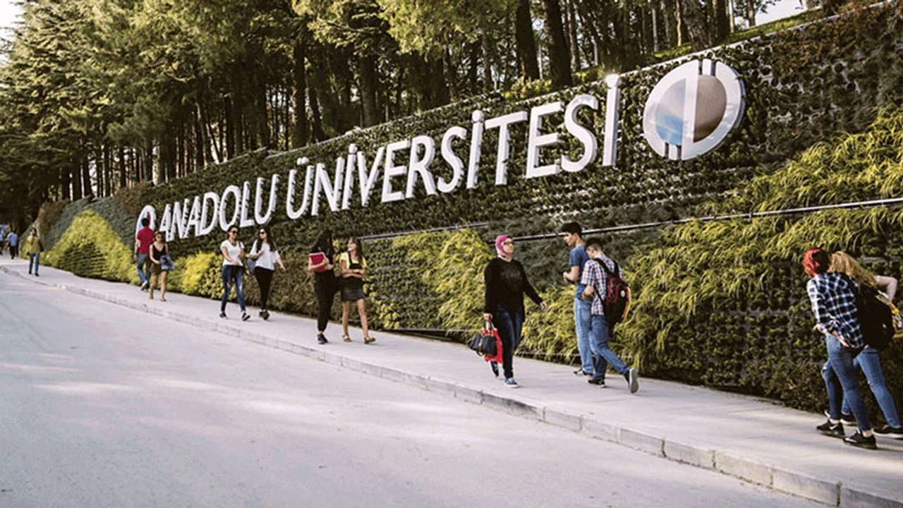 Anadolu Üniversitesi’de Ramazan akşamları kültür ve sanatla geçecek 5 anadolu-universitesi-rektorlugune-atanan-isim-resmen-belli-oldu (1)
