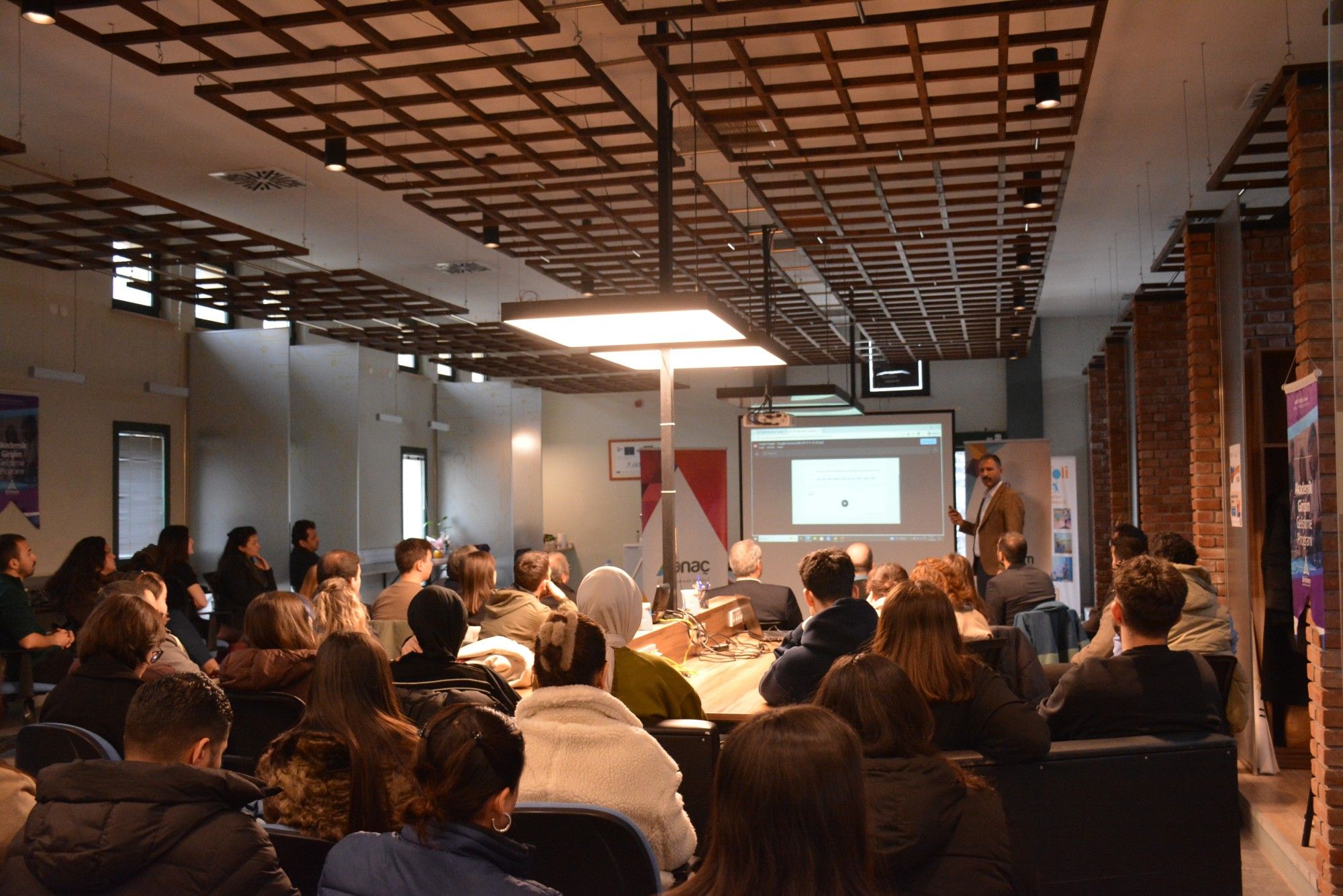 anadolu-universitesi-yapay-zeka-ve-akademi-konferansi-ozer-celik-erkan-erdemir