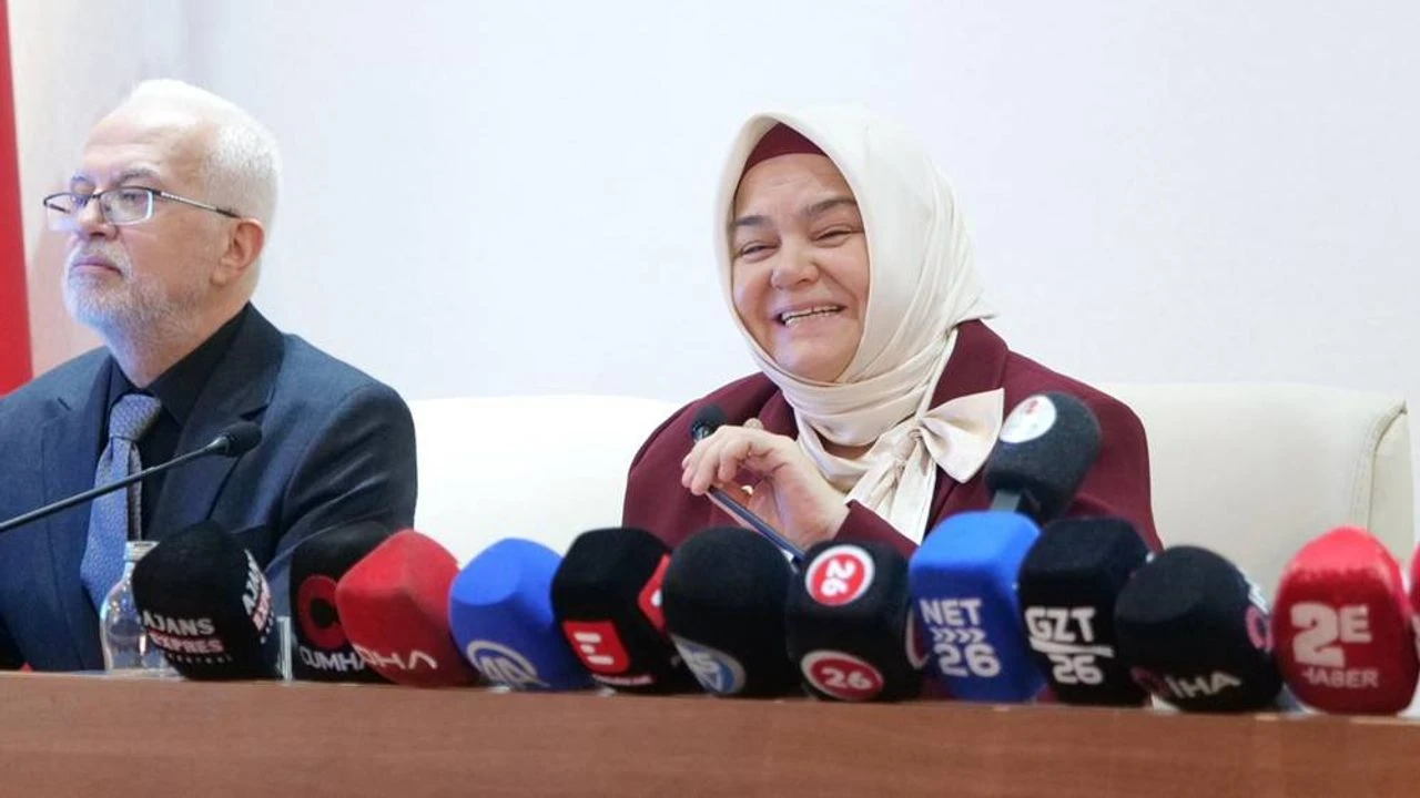 aysen-gurcan-eskisehirda-faaliyet-gosteren-ambulans-sayisini-acikladi