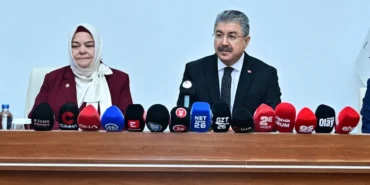 eskisehirde-10-yeni-ambulans-ve-mobil-merkez-hizmete-alindi-vali-erdinc-yilmaz-aciklama-yapti