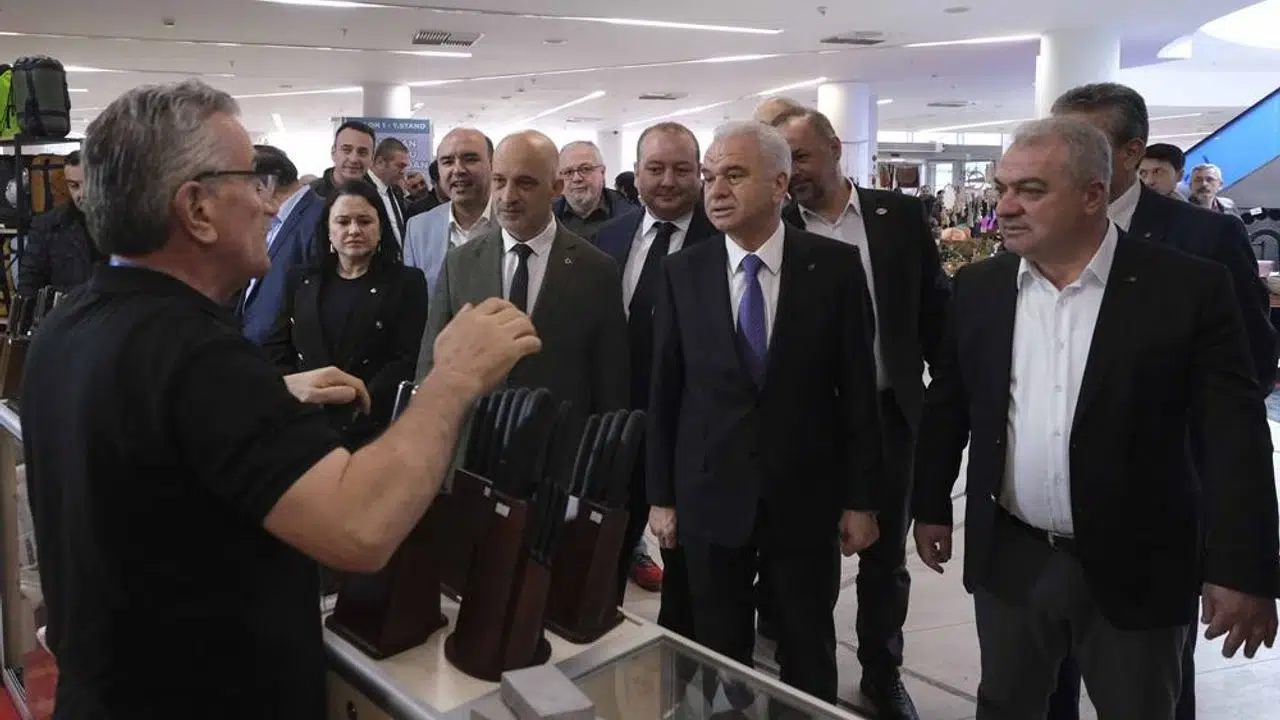 eskisehirde-doga-tutkunlarini-bulusturan-fuar-kapilarini-acti-karavan