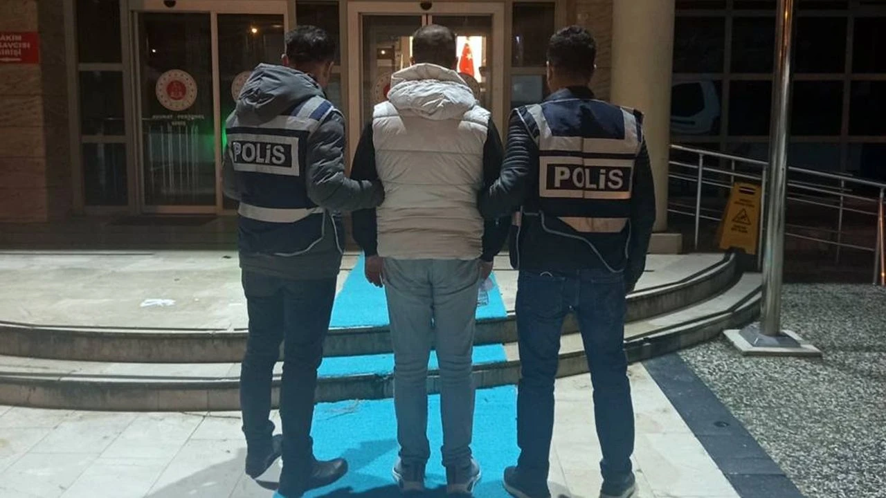 Eskişehir’de 1 haftada 124 aranan şahıs yakalandı 5 eskisehirde-her-yerde-aranan-sahis-yakayi-ele-verdi-cezaevine-gonderildi (2)