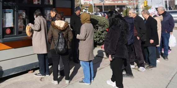 Eskişehir'de uygun fiyatlı ramazan pidesi satışı başladı: büfelerde yoğunluk oluştu 11 halk-ekmek-ramazan-pidesi-eskisehir