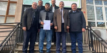 Hazır Elbiseciler Esnaf Odası’nın yeni başkanı mazbatasını aldı