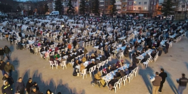 Eskişehir büyükşehir belediyesi’nden 12 i̇lçede i̇ftar sofrası 137 kazim-kurt-tan-buyukdere-ye-5-bin-kisilik-dev-iftar-sofrasi-3107cefe-c156-4c6b-af57-5f31717ef8a1