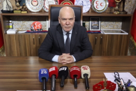 Sivrihisar ilçesinde düzenlenen ortak iftar programında binlerce vatandaş aynı sofrada buluştu 2 thumbnail