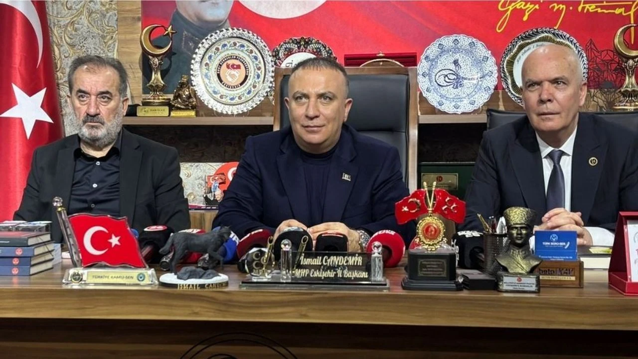 mhp-genel-baskan-yardimcisi-izzet-ulvi-yonter-eskisehirde-konustu-artik-buna-yeter-diyoruz