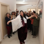 Gökmeydan’ın hünerli elleri tasarımlarıyla büyüledi: kazım kurt’a teşekkür 40 odunpazari-belediyesi-gokmeydan-halk-merkezi-dikis-kursu-defilesi