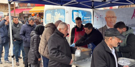 Odunpazarı’nda Berat Kandili Bereketi: 5 noktada helva ikramı