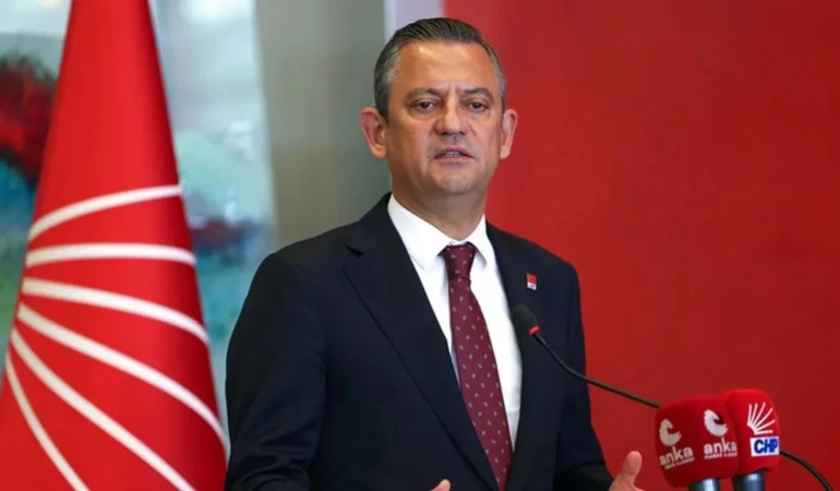 Chp genel başkanı özgür özel eskişehir’e geliyor 25 ozgur-ozelden-mucadele-mesaji-guzel-gunlerin-gelmesi-icin-secimleri-kazanmak-lazim-dhw3