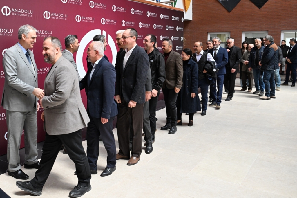 anadolu universitesinde bayram sevinci 2