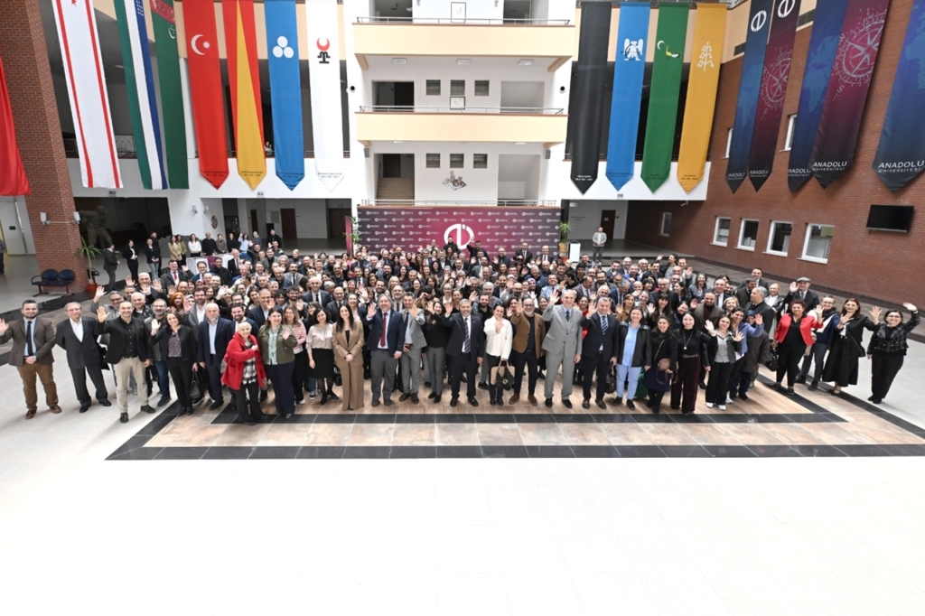 anadolu universitesinde bayram sevinci 4