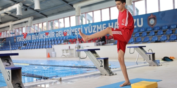 eski̇şehi̇rli̇ mi̇lli̇ yüzücü i̇talya’da türki̇ye’yi̇ temsi̇l edecek (2)