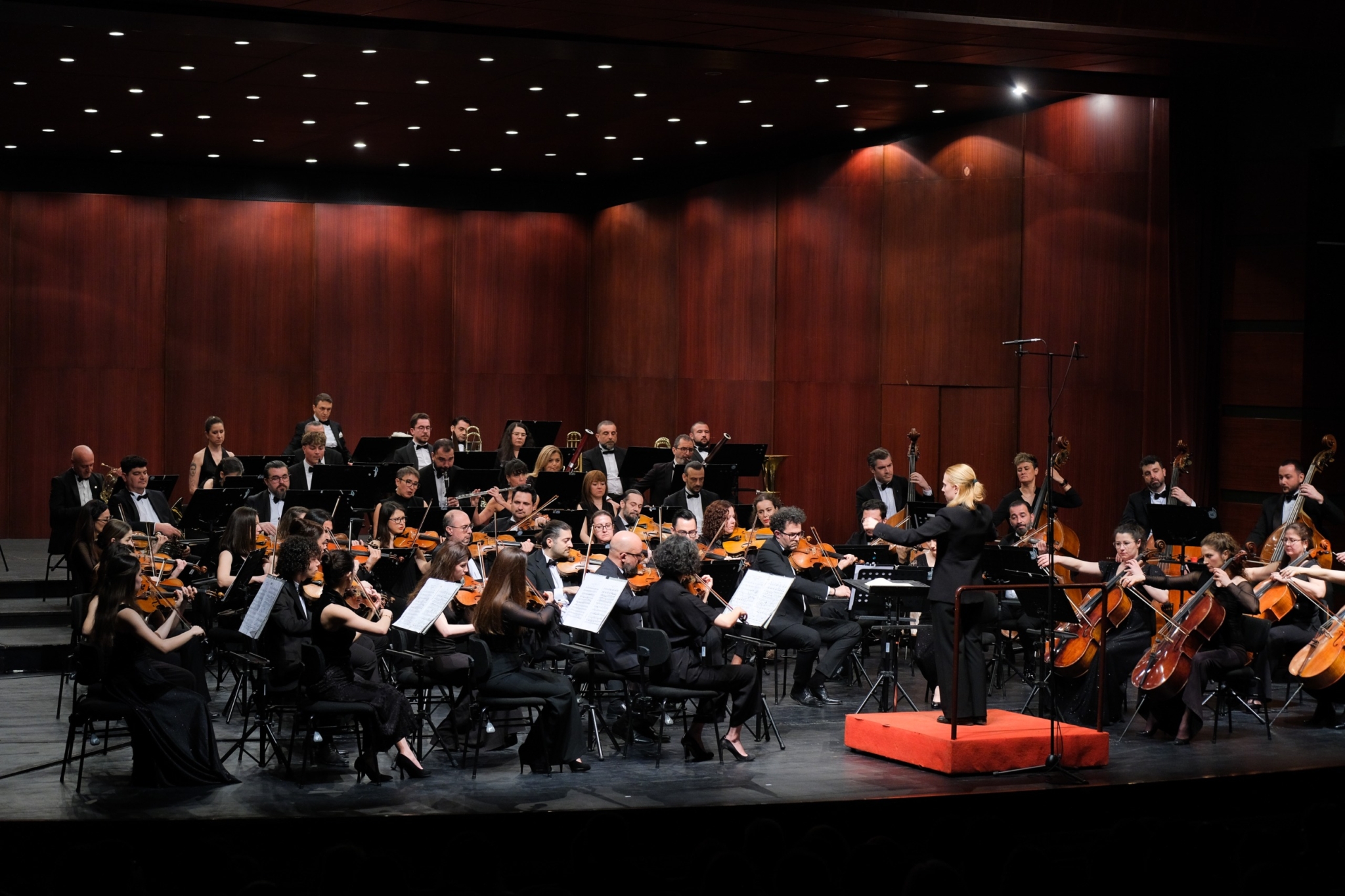 senfoni̇ orkestrasi’ndan 8 mart konseri̇ (5)