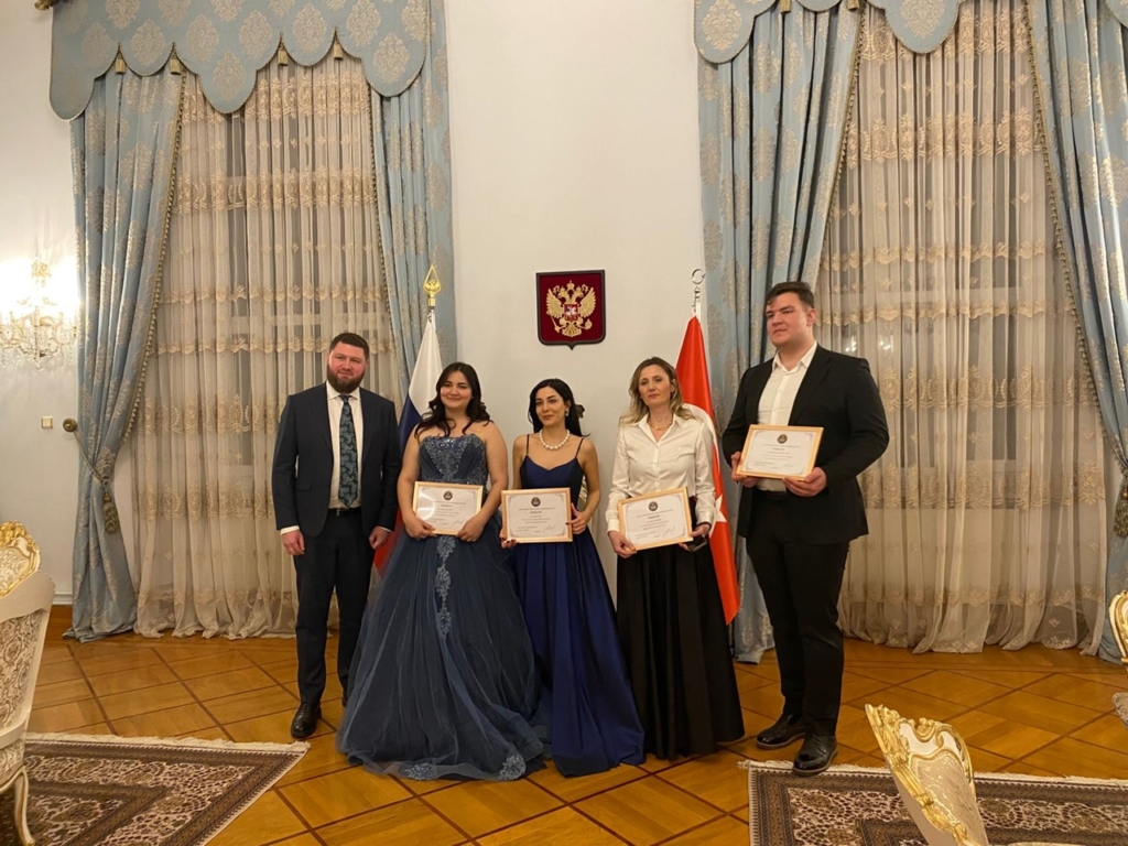 sanat kopru kuruyor leyla gencere ozel muzik gecesi 2