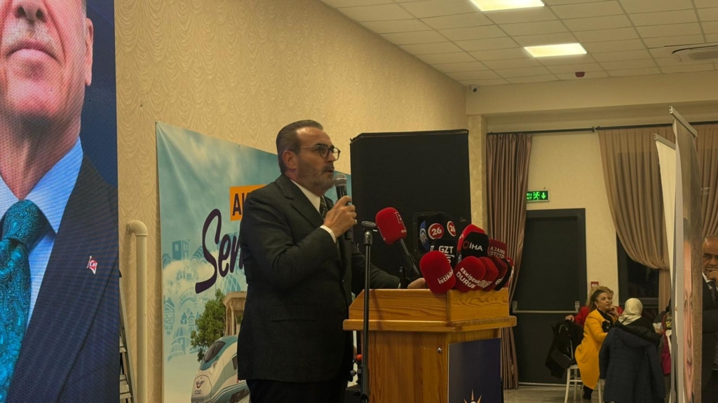 Mahir ünal eskişehir’de konuştu 1 whatsapp image 2026 03 04 at 19.21.34