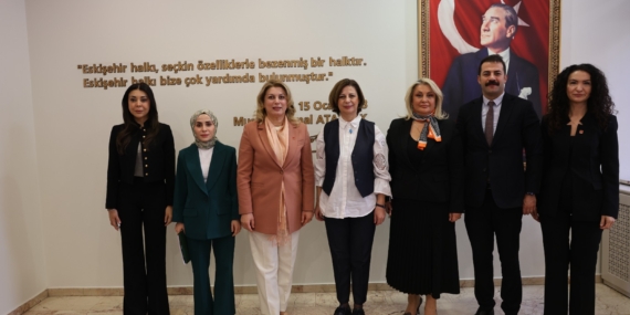 chp-kadin-kollari-genel-baskani-asu-kaya-eskisehir-buyuksehir-belediye-baskani-ayse-unluce-ziyareti